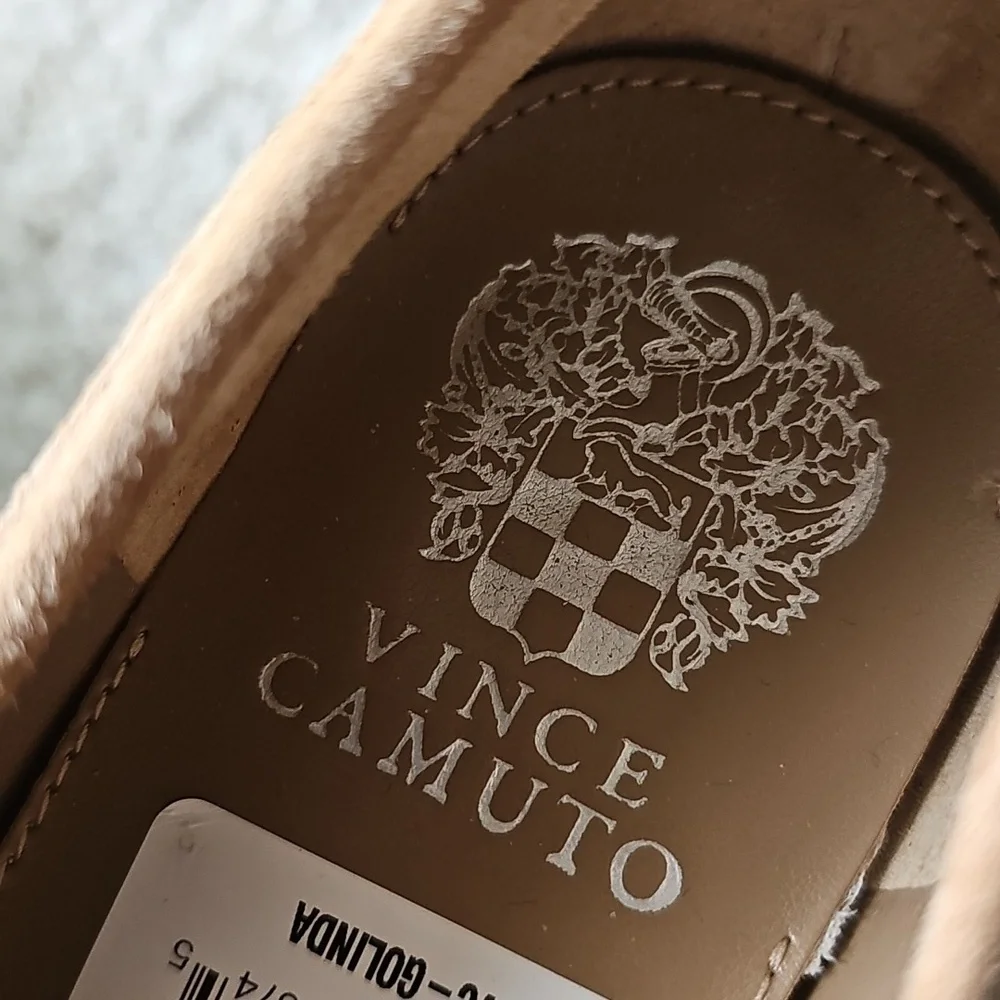 VINCE CAMUTO Shoes